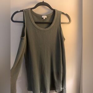 Splendid Cold Shoulder Waffle Knit Long Sleeve Top on Olive Sz. Small